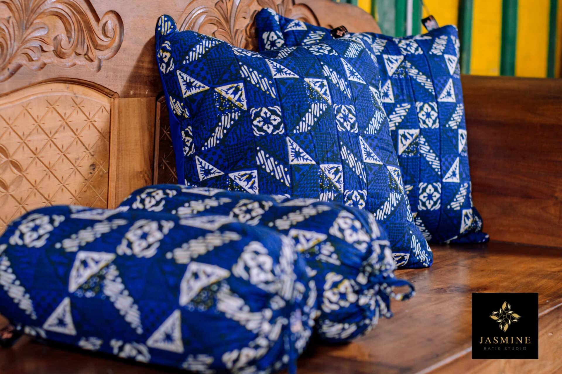 blauwe batik kussens tambal